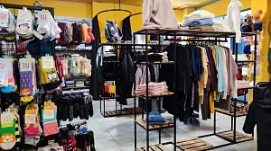 Інтер'єр магазину "Suncity" в ТРЦ "Піонер"