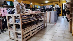 Інтер'єр магазину "Suncity" в ТРЦ "Піонер"